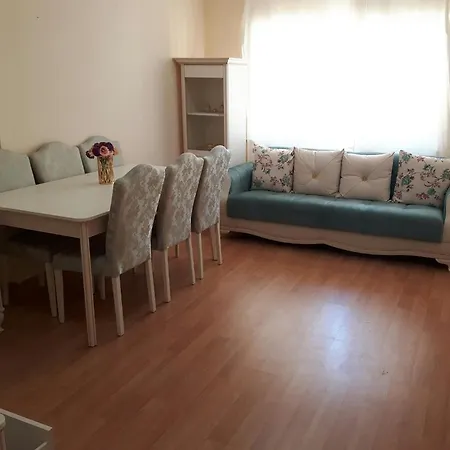 Apartment Cozy And Fully Furnished *