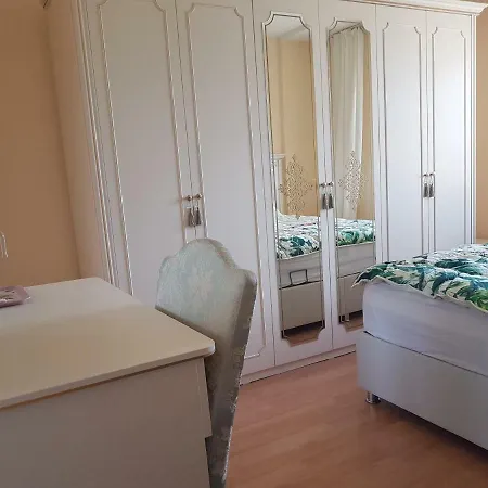 Cozy And Fully Furnished Apartment
